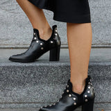 Matilda – Nитade ankelboots med bred klack