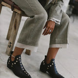 Jenny – Spetsiga nitade ankelboots