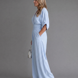 Ragnhild – Draperad overall med v-ringning och vida ben