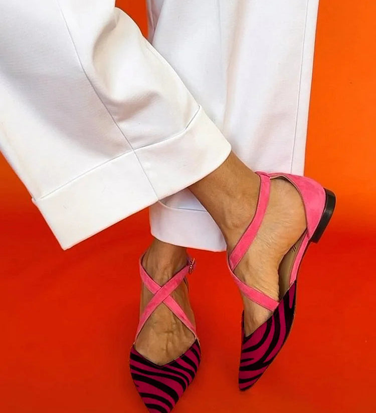 Lilly – Zebrarandiga flats med korsade remmar