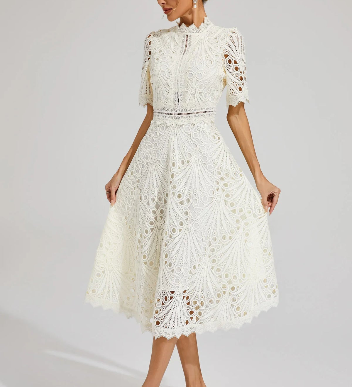TINA | ELEGANT BLOMMÖNSTREDD KLÄNNING