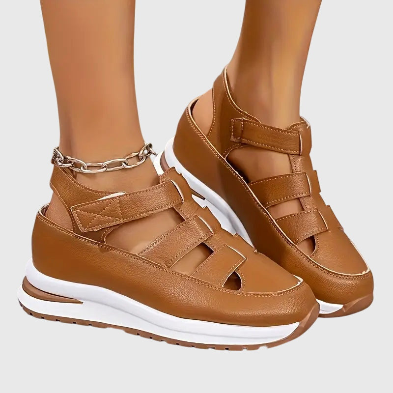 Gudrun – Ortopediska sandaler