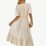 KLARISSE | ELEGANT FLÖDANDE SOMMAR V-HALS KLÄNNING